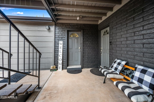 Building Photo - 1207 N Arrowhead Dr