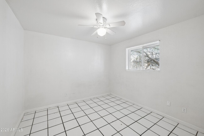 Building Photo - 2133 W Adams St