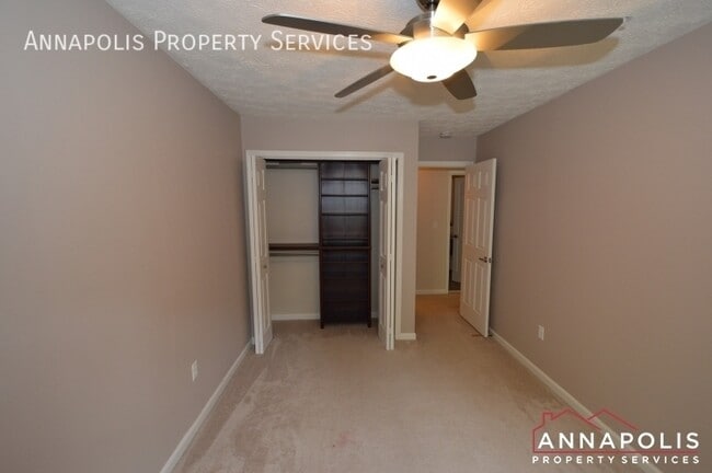 Building Photo - 30 Ironstone Ct