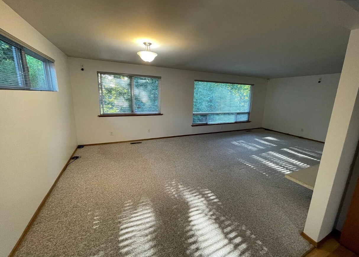 Building Photo - 5245 120th Ave SE