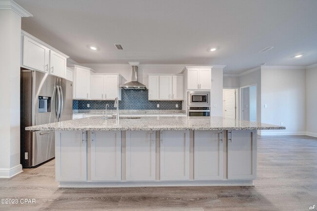 Building Photo - 204 Martingale Lp