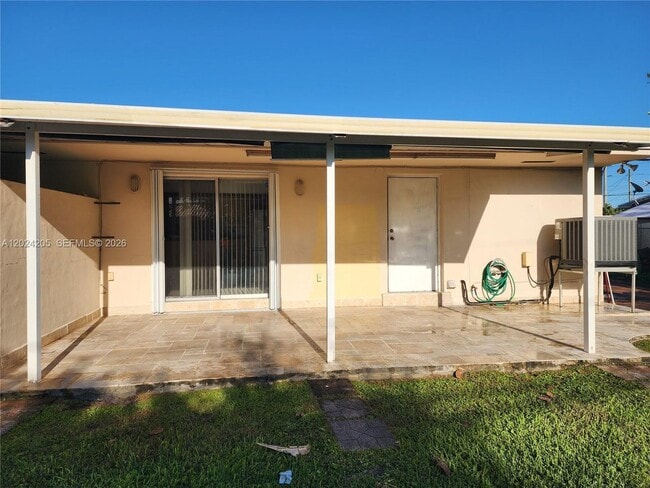 Building Photo - 120 SW 80th Ave