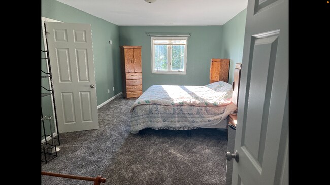 Building Photo - 4749 S Shore Dr