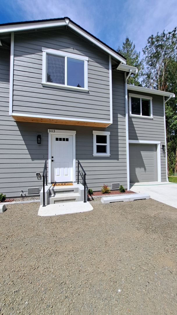 Building Photo - 3113 E Camellia Way