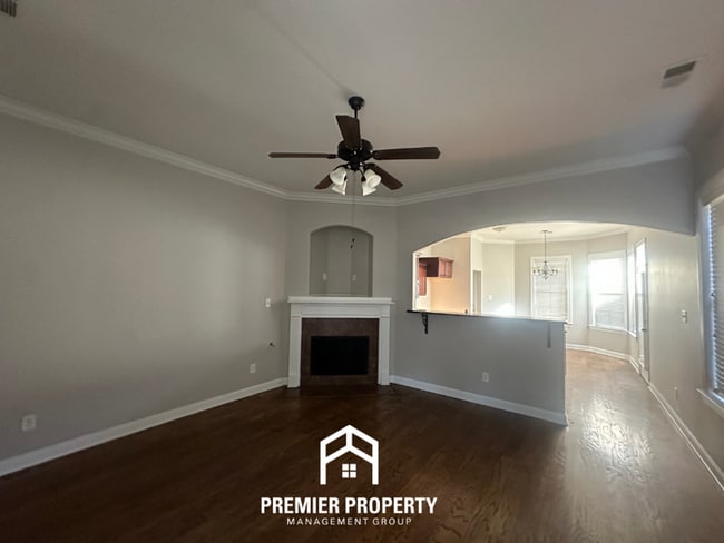 Building Photo - 6942 Lagrange Grove Dr