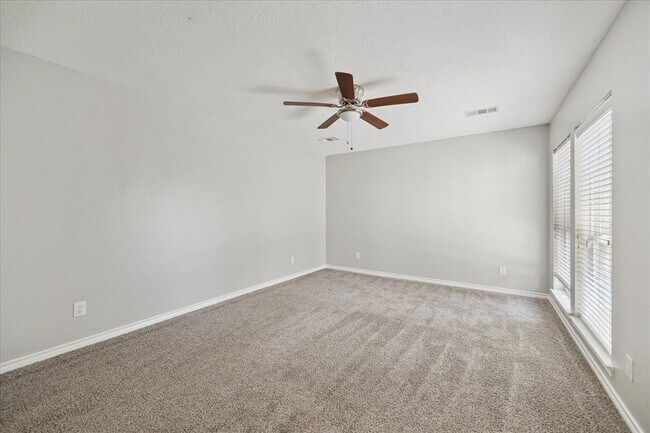 Building Photo - 1606 Beaver Springs Cir