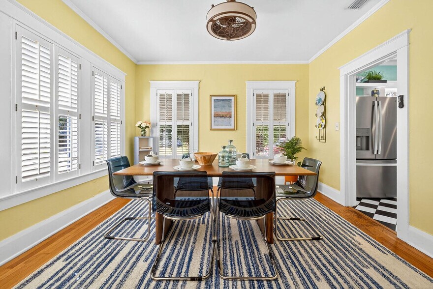 Building Photo - 3321 W San Juan St