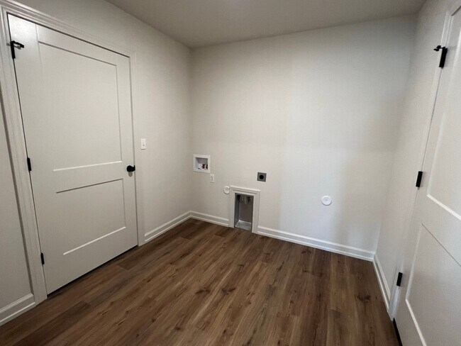 Building Photo - NEW HOME 3 Bedroom 2 Bath