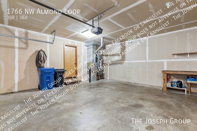 Building Photo - 1766 NW Almond Loop