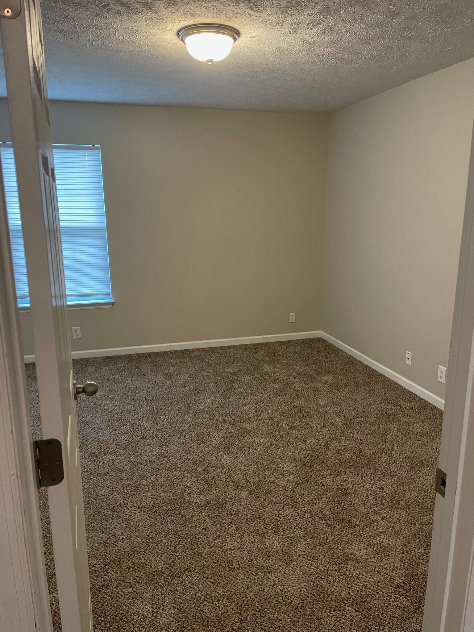 Building Photo - 4844 Laura Jeanne Blvd