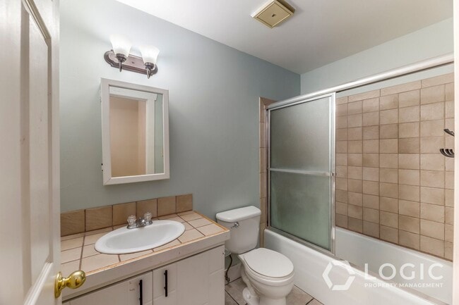 Building Photo - 240 E 400 N