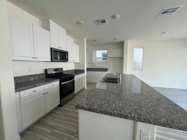 Building Photo - Beautiful Brand New Home