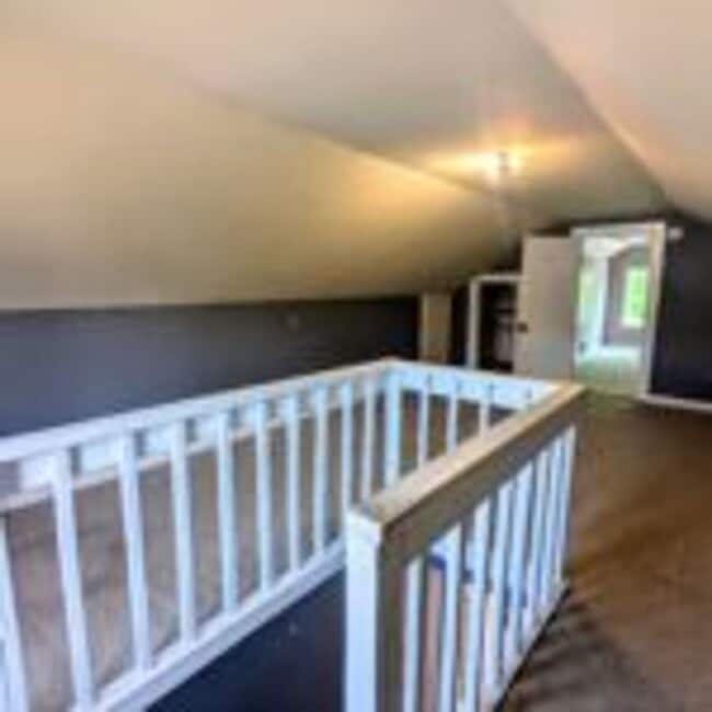 Building Photo - 1307 N 20th Ave E