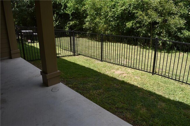 Building Photo - 1310 W Parmer Ln