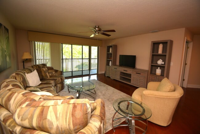 Building Photo - Furnished townhome! Located in Plantation ...