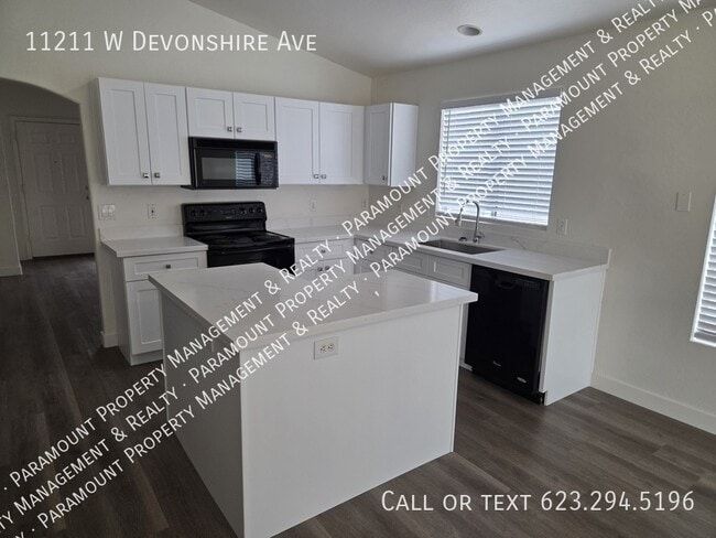 Building Photo - 11211 W Devonshire Ave