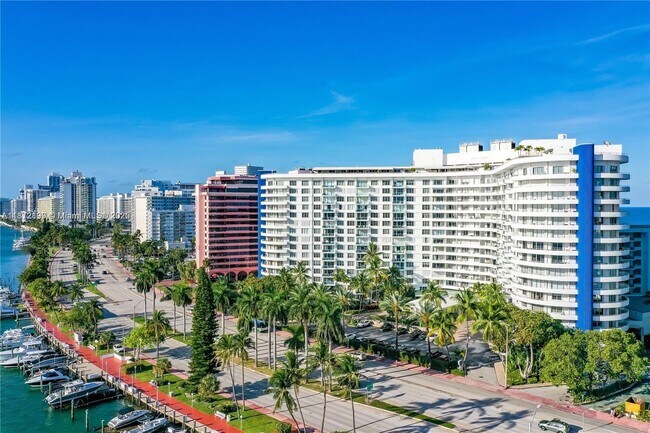 Building Photo - 5151 Collins Ave