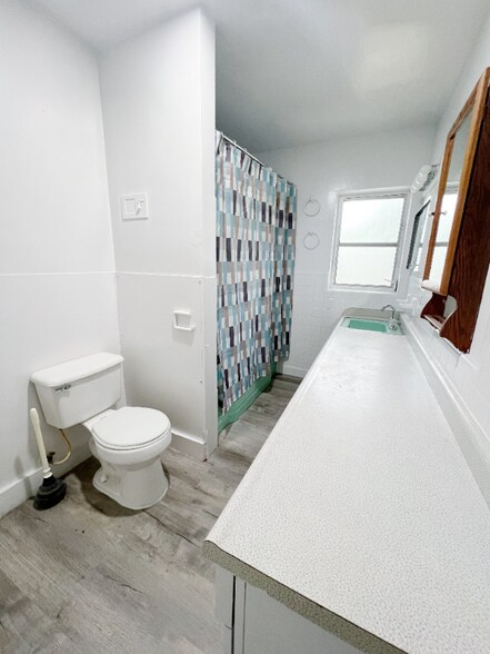 Building Photo - 9604 4th Ave