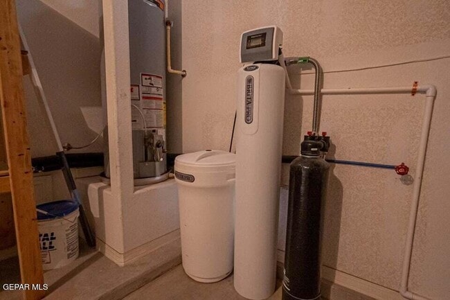 Building Photo - 4828 Ruben Soto