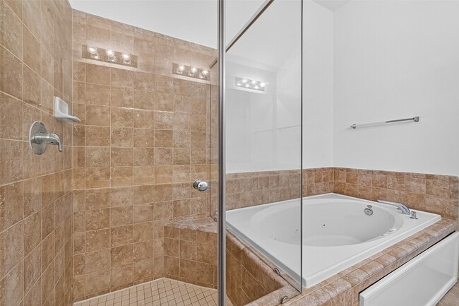 Building Photo - 2710 Hullsmith Dr