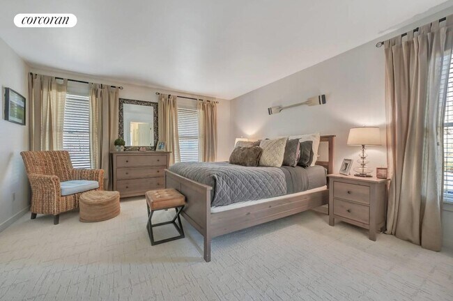 Building Photo - 320 Edge of Woods Rd