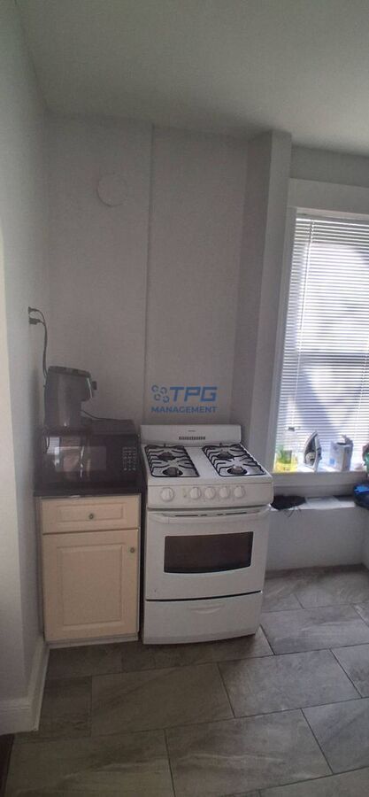 Building Photo - 265 Avenue B