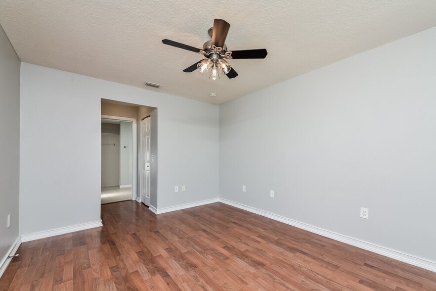 Building Photo - 4726 69th Ct E