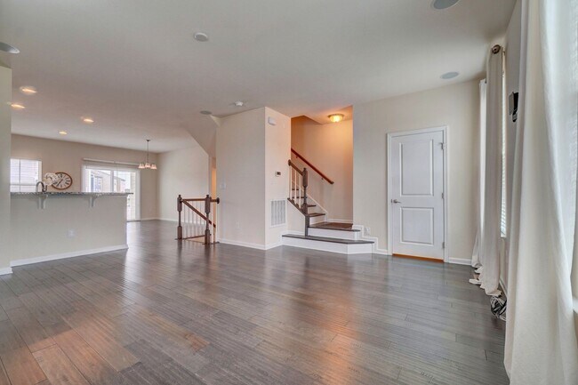 Building Photo - READY 08-17-26l!! A 3-Bedroom Townhome w/Garage in Culpepper Landing! Community Pool, Dog Park, P...