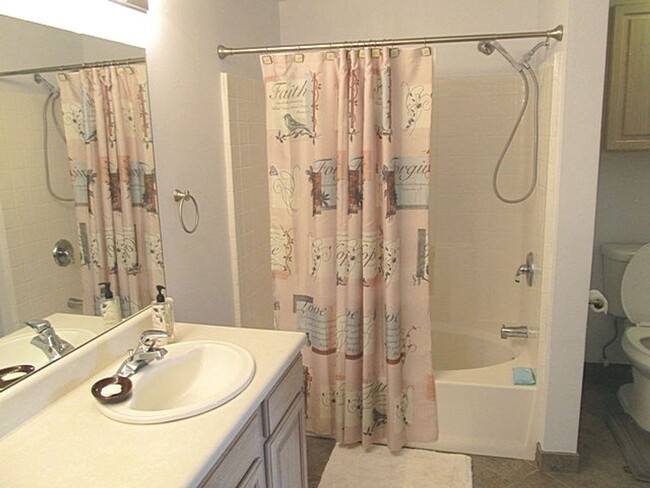 Building Photo - Highly Desirable 1BR Canyon Creek Club Condo