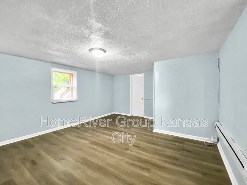 Building Photo - 1123 S Haden St