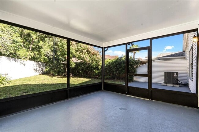 Building Photo - 975 Malden Ct