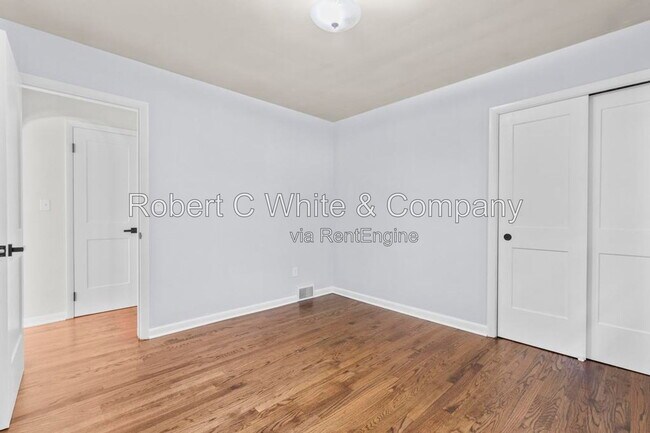 Building Photo - 851 Ward Ln