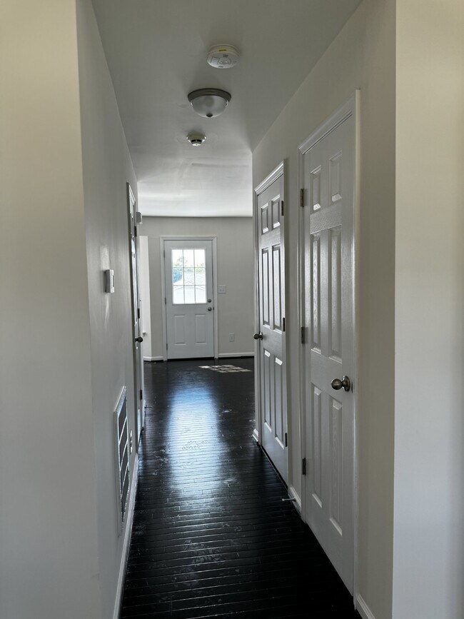 Building Photo - Charming 4 Bed, 2.5 Bath Home in Frederick...