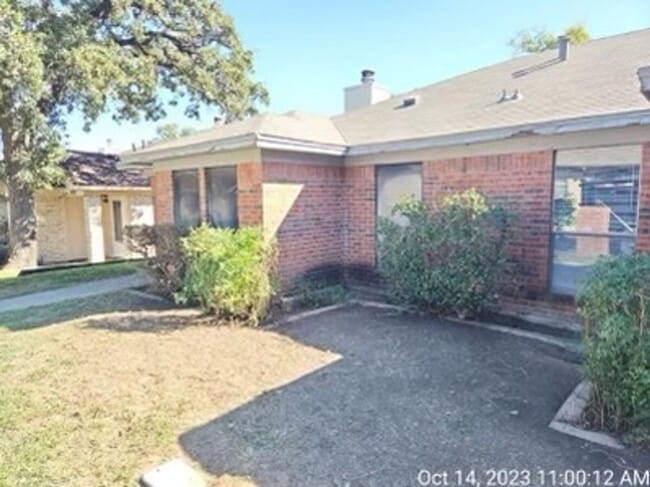 Building Photo - Walking Distance to Lake Arlington 2/2