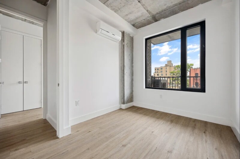 Building Photo - 815 Flatbush Ave