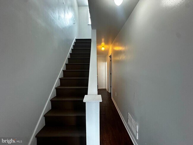 Building Photo - 1813 N Gratz St
