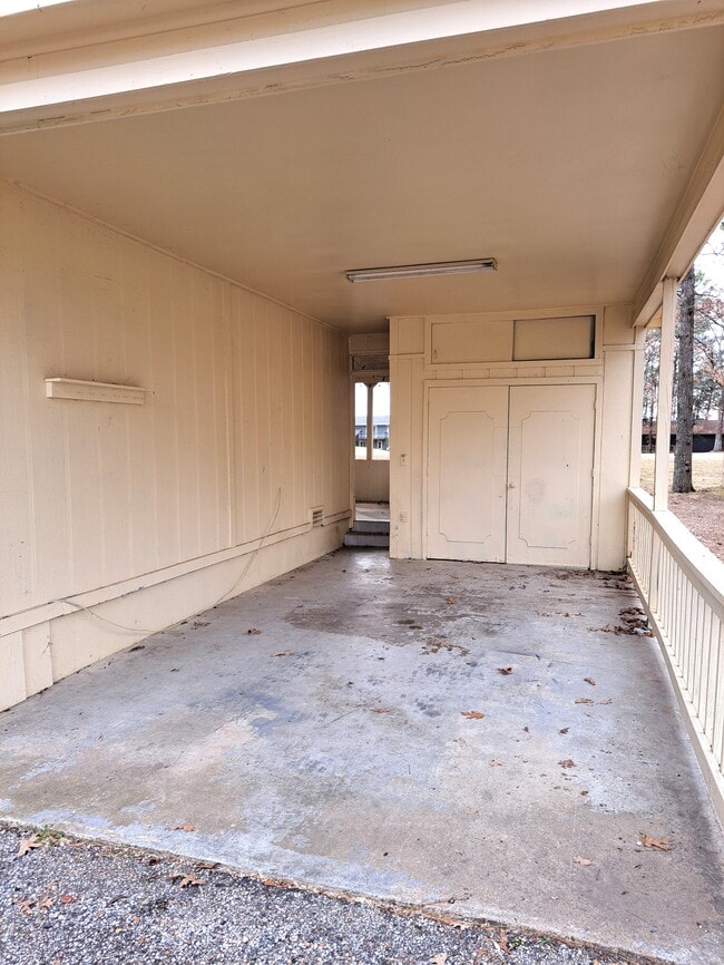 Building Photo - 109 Holiday Island Dr