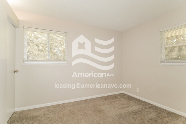 Building Photo - 221 Mc Alpine Dr