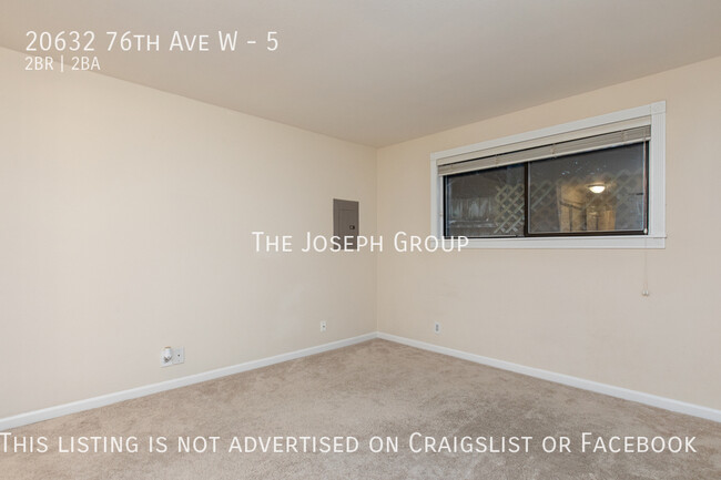 Building Photo - Charming 2BD/1.5BA Edmonds Condo!