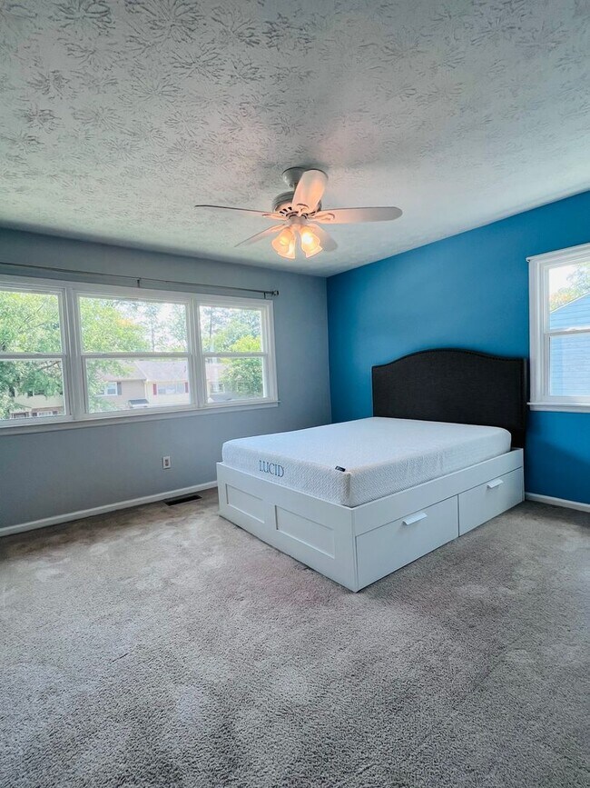 Building Photo - 3 bed/2 bath Townhome - 2.2 miles from Auburn University!