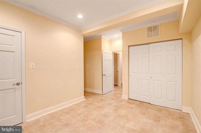 Building Photo - 2303 Essex St