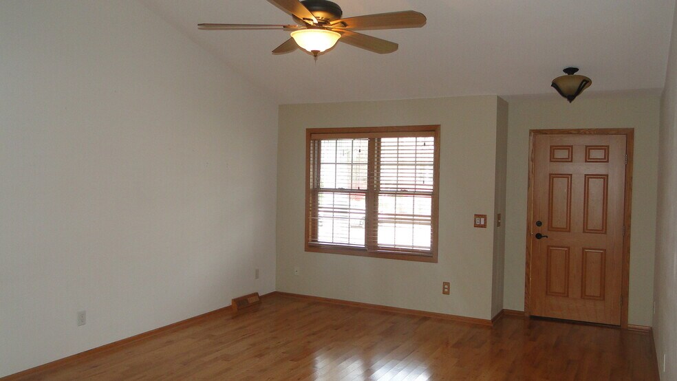 Building Photo - 1241 Gas Light Dr