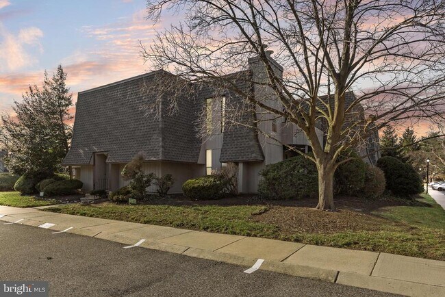 Building Photo - 25 S Church Rd