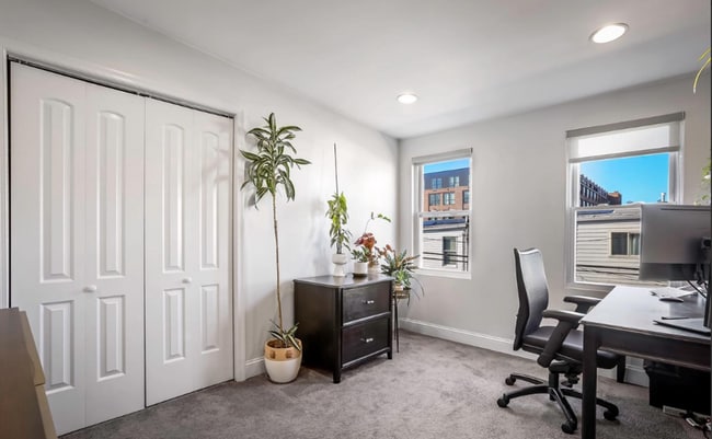 Building Photo - PERFECT FOR STUDENTS!  Jewel of a home in Remington - new renovation