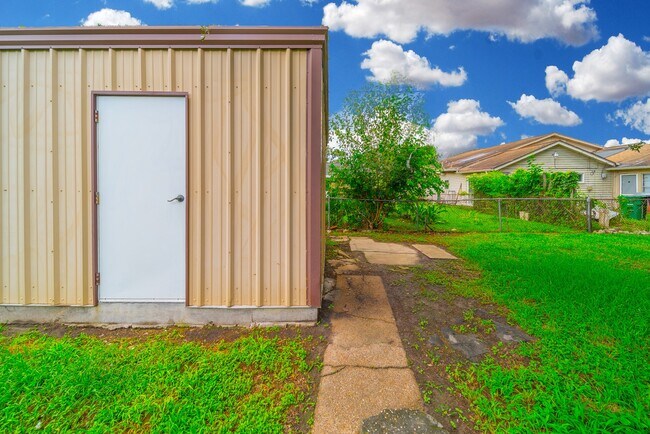 Building Photo - 6307 Westover St
