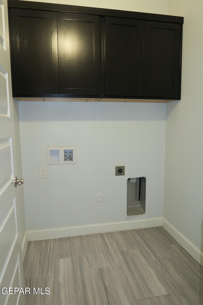Building Photo - 13153 Cozy Cove Ave