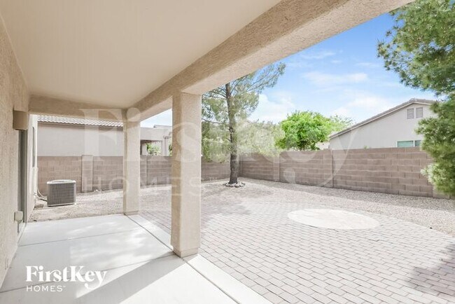 Building Photo - 10616 S Lucius Dr