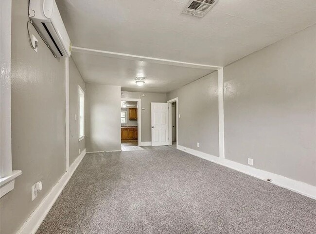 Building Photo - Charming Three Bedroom Home Located in OKC