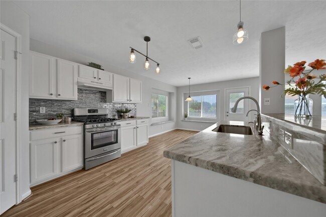 Building Photo - 28634 Hidden Cove Dr