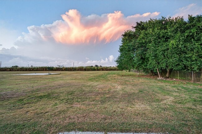 Building Photo - 3640 SW 22nd St